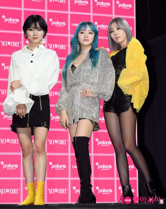 그룹 레이디스 코드의 주니(왼쪽부터), 소정, 애슐리가 10일 오후 서울 서교동 하나투어 브이홀에서 새 미니앨범 ‘코드#03 셋 미 프리(CODE#03 SET ME FREE)’ 발매 기념 쇼케이스를 개최했다. / 이승현 기자 lsh87@