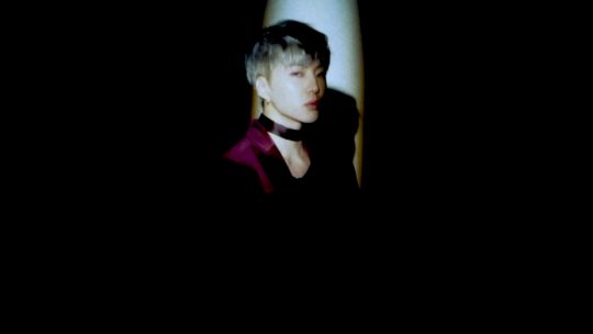 위너, 'CROSS' 콘셉트 영상 공개…비장미 흐른다