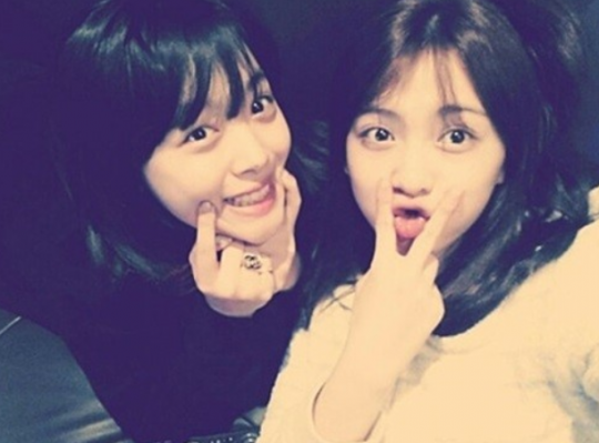 가수 겸 배우 설리(왼쪽), 강지영. / 강지영 SNS
