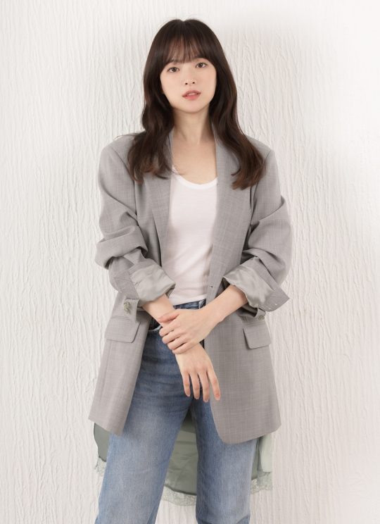 영화 ‘버티고’의 천우희는 “‘절대 떨어지지 않을 것’이라는 마지막 장면 대사에 공감했다”고 밝혔다./ 사진제공=나무엑터스