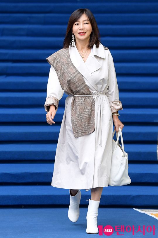 배우 황신혜