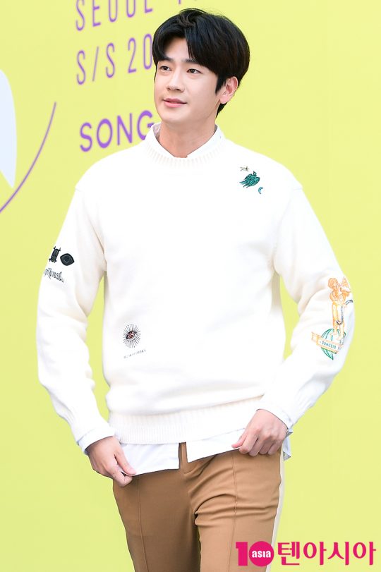 배우 구자성