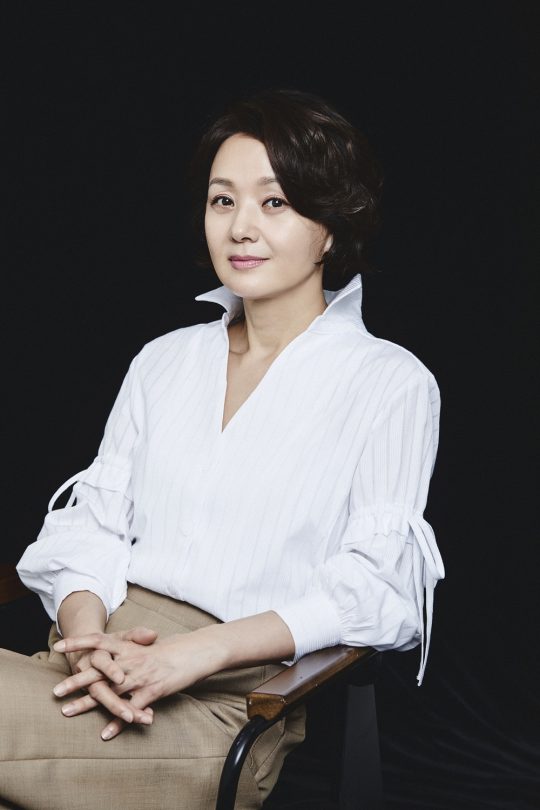 지난 17일 종영한 MBN ‘우아한 가’에서 MC그룹 오너리스트 전담팀 TOP의 팀장 한제국 상무를 연기한 배우 배종옥./사진제공=제이와이드컴퍼니