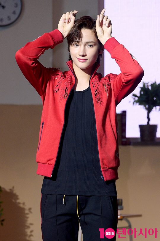 투모로우바이투게더 휴닝카이