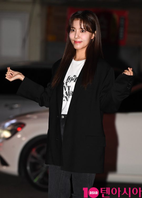 배우 정시아가 22일 오후 서울 여의도 한 음식점에서 열린 MBC 주말드라마 ‘황금정원’ 종방연에 참석하고 있다.
