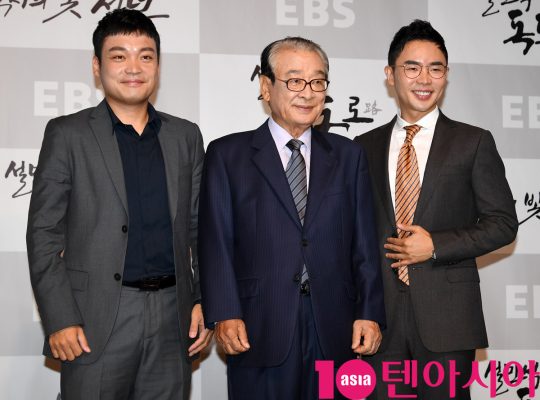허성호 PD,이순재,설민석(왼쪽부터)이 23일 오전 서울 도화동 베스트웨스턴프리미어 서울가든호텔에서 열린 EBS 2019 가을 역사 다큐멘터리의 기자간담회에 참석하고 있다.
