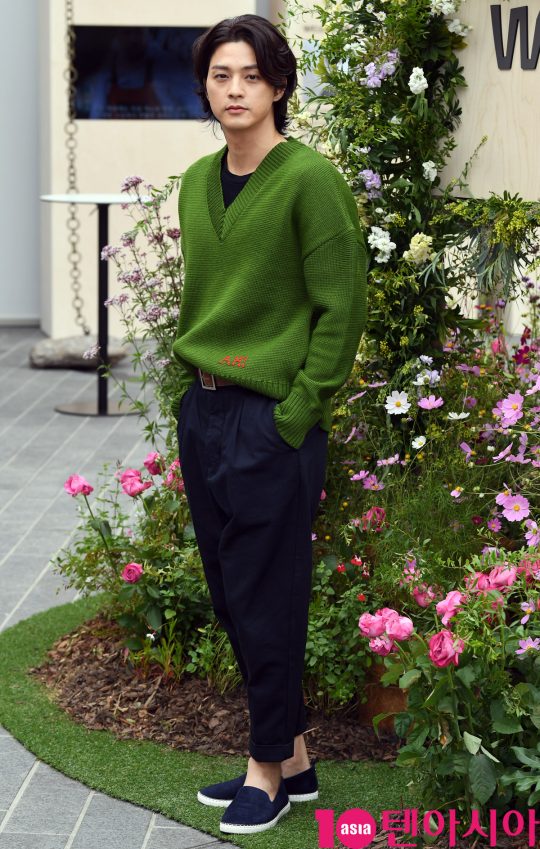 배우 김지훈이 23일 오후 서울 종로구 스위스 대사관에서 진행된 스위스 뷰티 브랜드 WELEDA(벨레다) 포토콜 행사에 참석하고 있다.