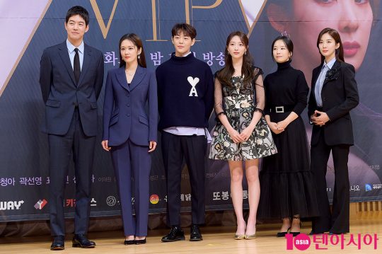 배우 이상윤(왼쪽부터), 장나라, 신재하, 표예진, 곽선영, 이청아
