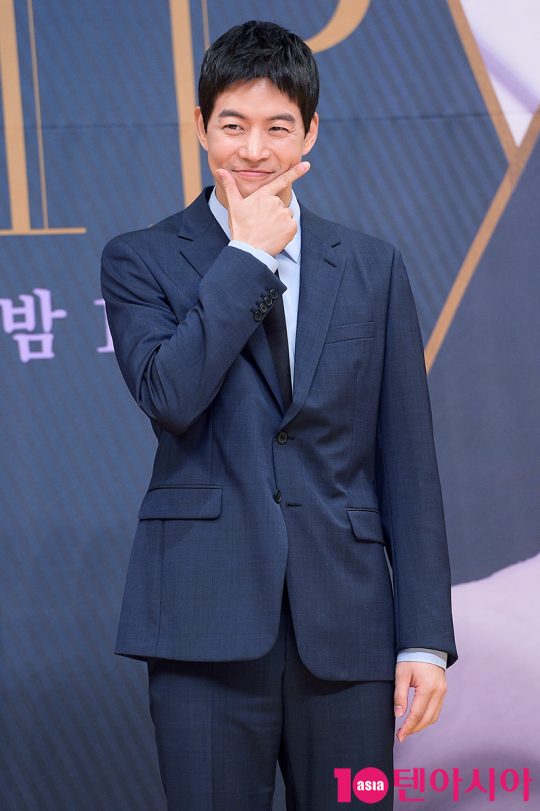 배우 이상윤