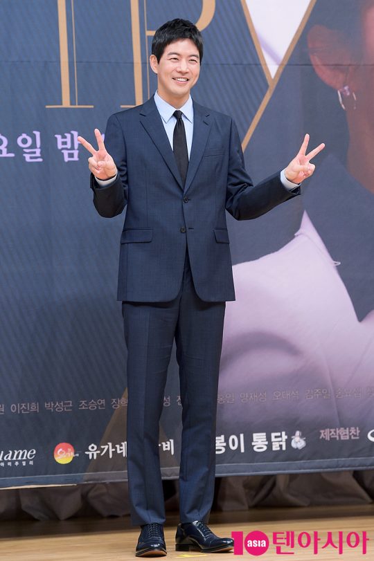 배우 이상윤