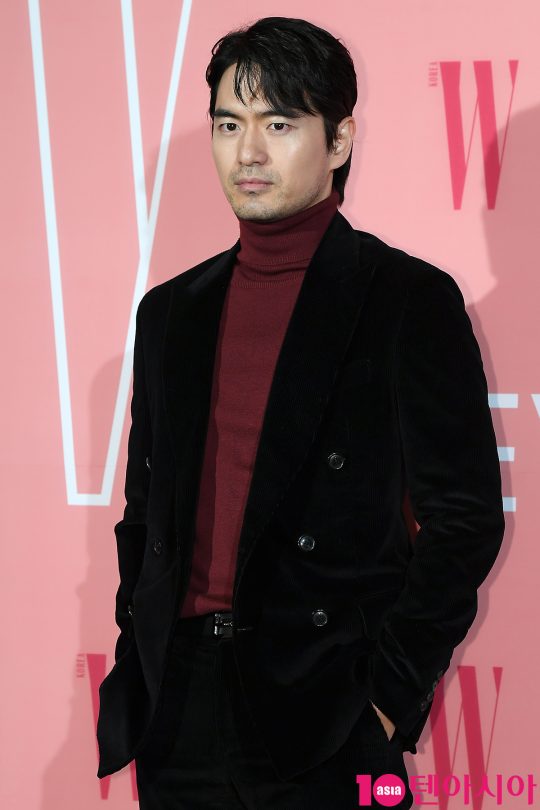 배우 이진욱