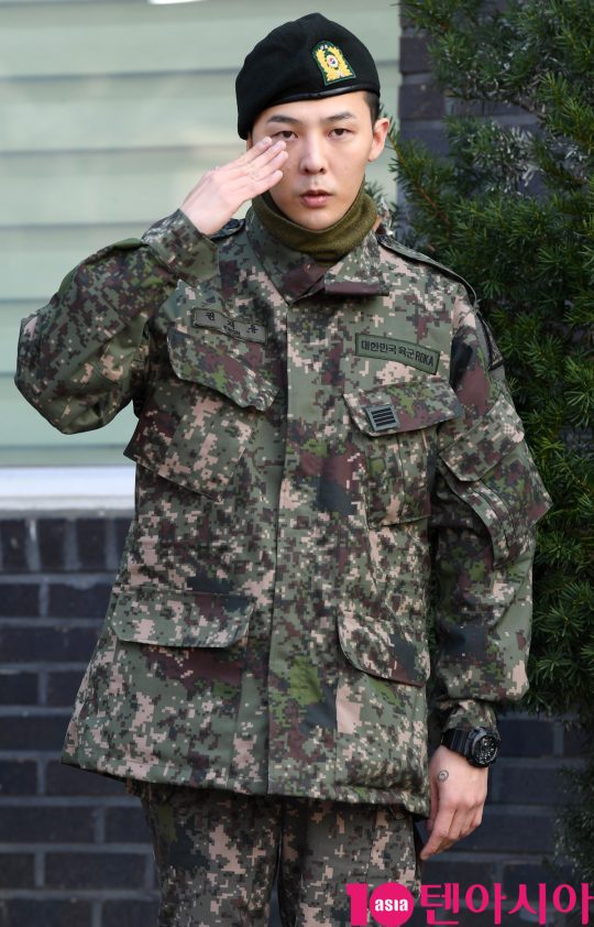 지난 26일 전역한 그룹 빅뱅의 지드래곤. /조준원 기자