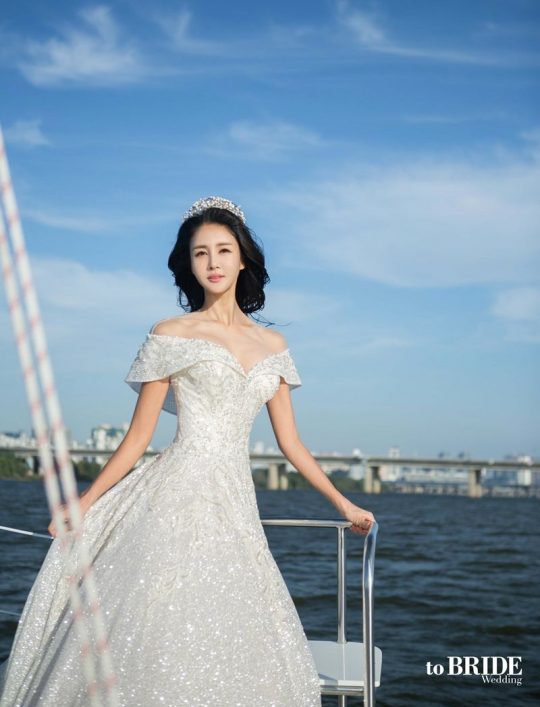 김미연, 연상의 사업가와 12월 결혼...예식은 비공개(웨딩화보)