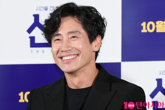 배우 신하균
