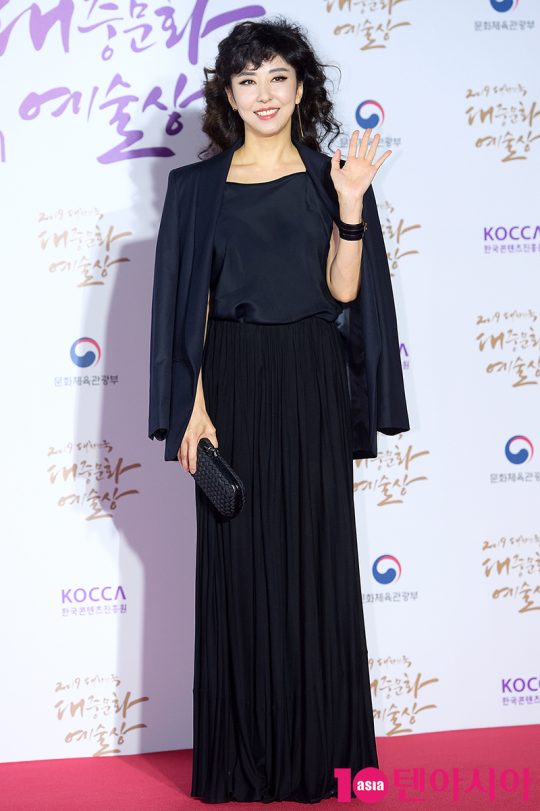 가수 김완선