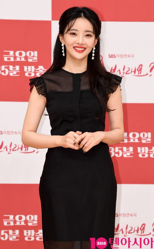 배우 한가림이 7일 오후 서울 양천구 목동 SBS 사옥에서 열린 SBS 새 아침드라마 ‘맛 좀 보실래요?’ 제작발표회에 참석하고 있다.