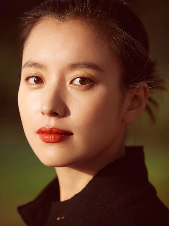 '할리우드 진출' 한효주, 새 프로필 공개...내추럴 매력