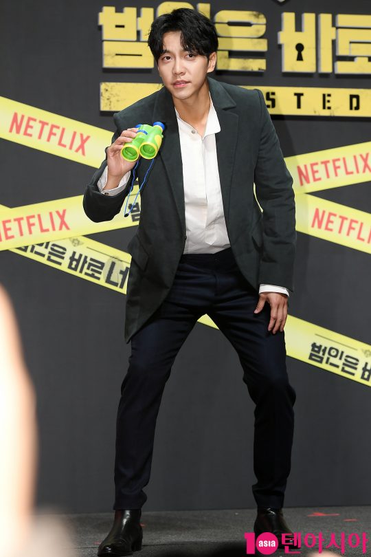 가수 이승기가 8일 오전 서울 신사동 CGV압구정에서 열린 넷플릭스 새 예능 ‘범인은 바로 너! 시즌2’ 제작발표회에 참석했다. /이승현 기자 lsh87@