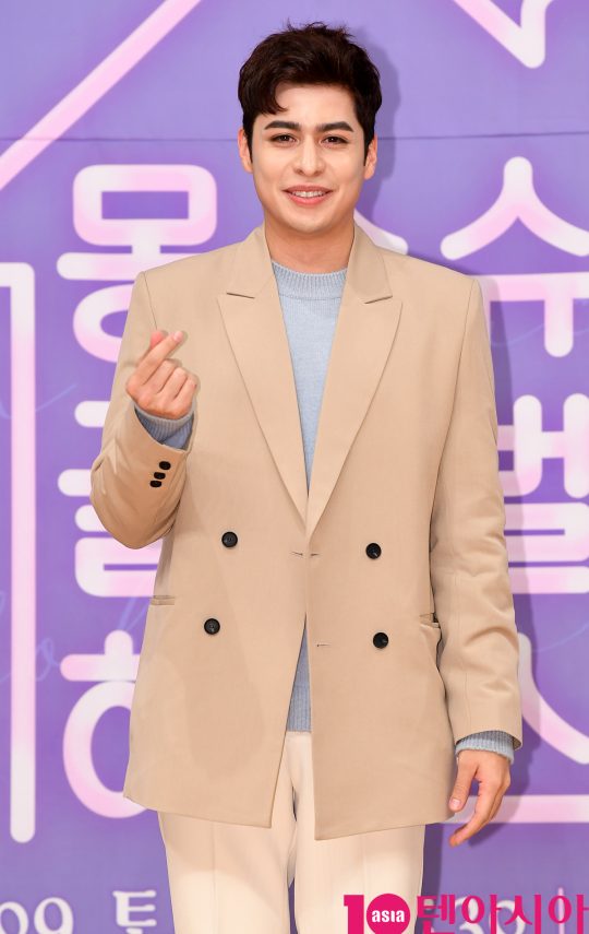 크리스티안 부르고스가 8일 오후 서울 양천구 목동 SBS 사옥에서 열린 SBS 모비딕 숏폼드라마 ‘몽슈슈글로벌하우스'(이하 몽글스) 제작발표회에 참석하고 있다.