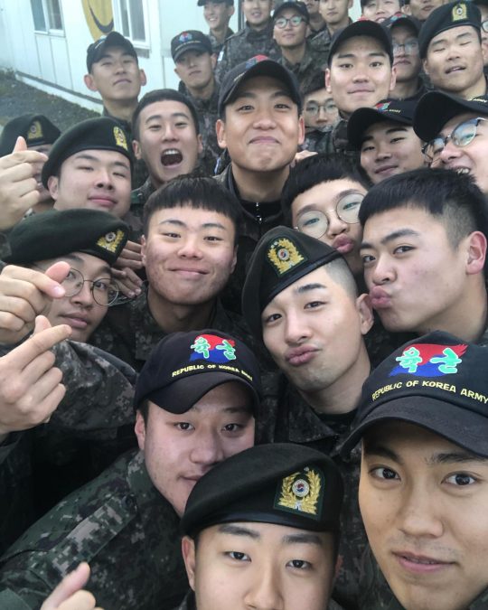 “브라보”...빅뱅 태양, 거수경례로 전역 인증샷
