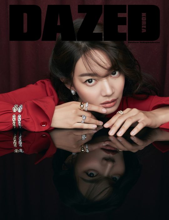 배우 신민아 화보./ 사진제공=데이즈드