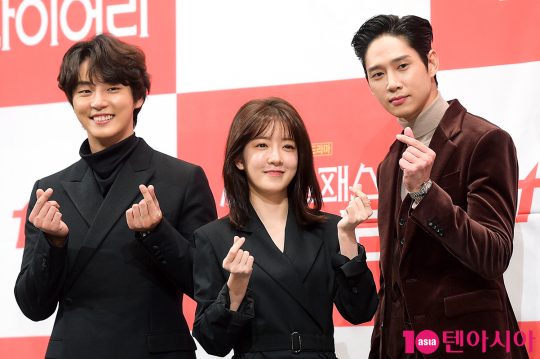 배우 윤시윤(왼쪽부터), 정인선, 박성훈