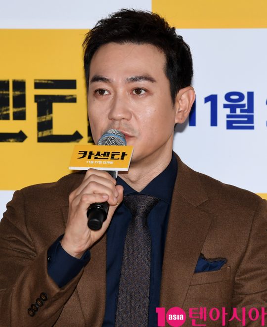파리 날리는 카센타를 운영하고 있는 재구 역의 배우 박용우. /조준원 기자 wizard333@