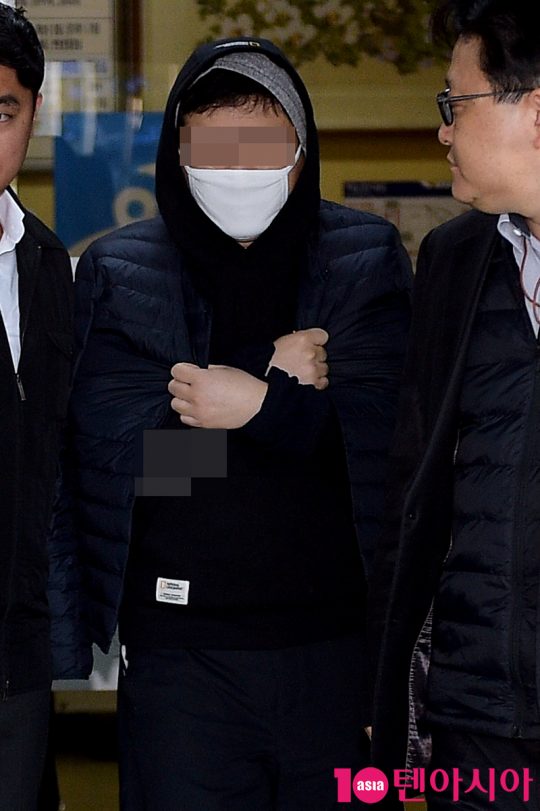 검찰에 송치되는 김용범 CP