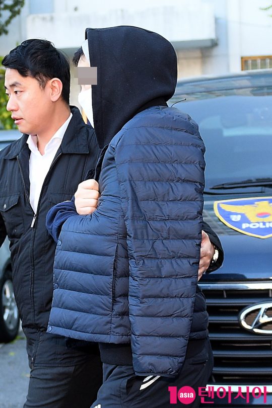 검찰에 송치되는 김용범 CP