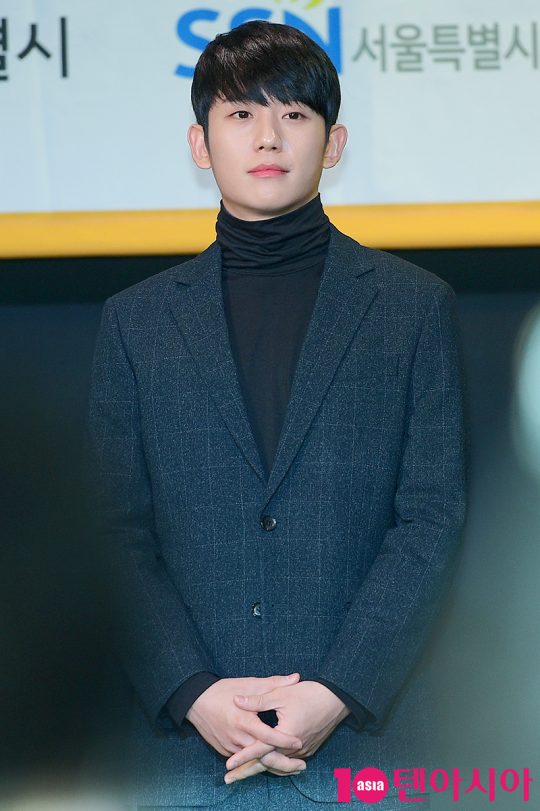 배우 정해인