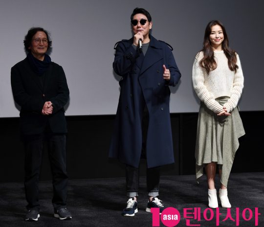 정지영 감독,조진웅,이하늬(왼쪽부터)가 16일 오후 서울 신천동 롯데시네마 월드타워에서 열린 영화 ‘블랙머니’ 무대인사에 참석했다.
