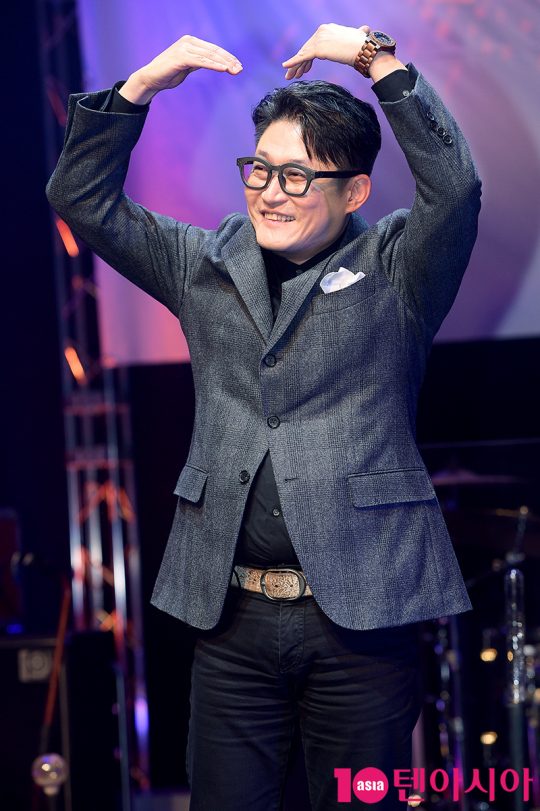 가수 김현철