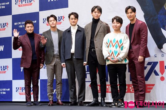 방송인 전현무(왼쪽부터), 하석진, 이장원, 주우재, 도티, 김지석