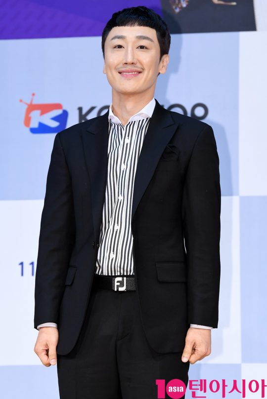 윤진영이 20일 오후 서울 광화문 KT스퀘어에서 열린 웹드라마 ‘연남동 패밀리’ 제작발표회에 참석하고 있다.