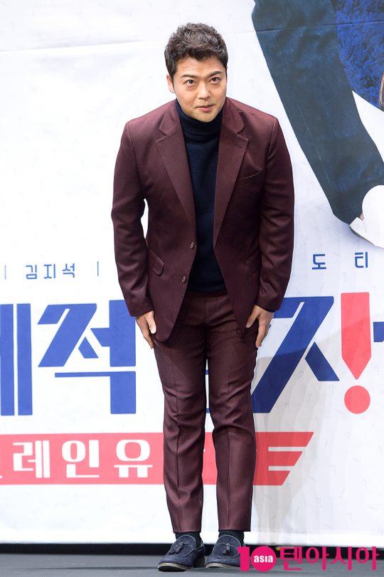 방송인 전현무