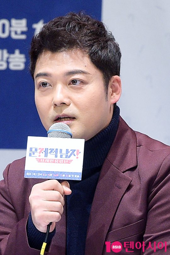 방송인 전현무