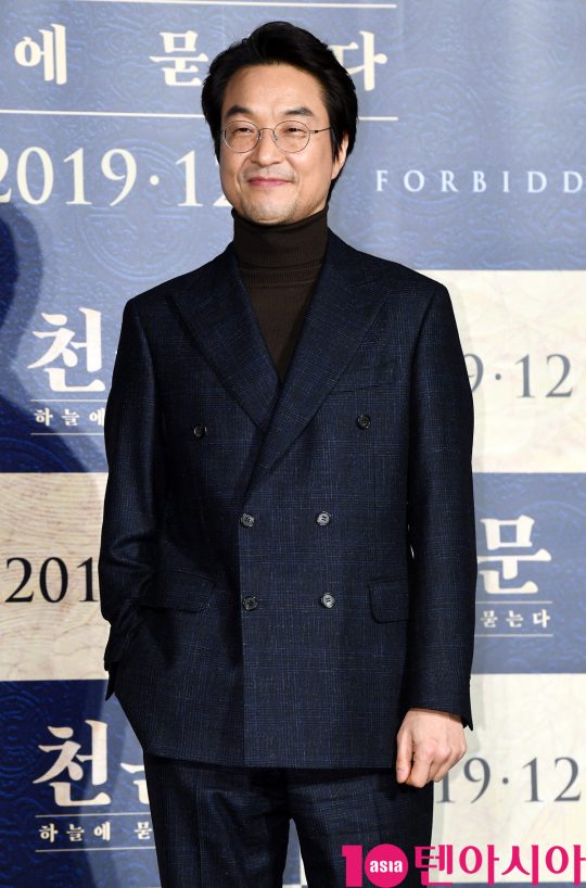 배우 한석규가 27일 오전 서울 자양동 롯데시네마 건대입구점에서 열린 영화 ‘천문: 하늘에 묻는다’ 제작보고회에 참석하고 있다.