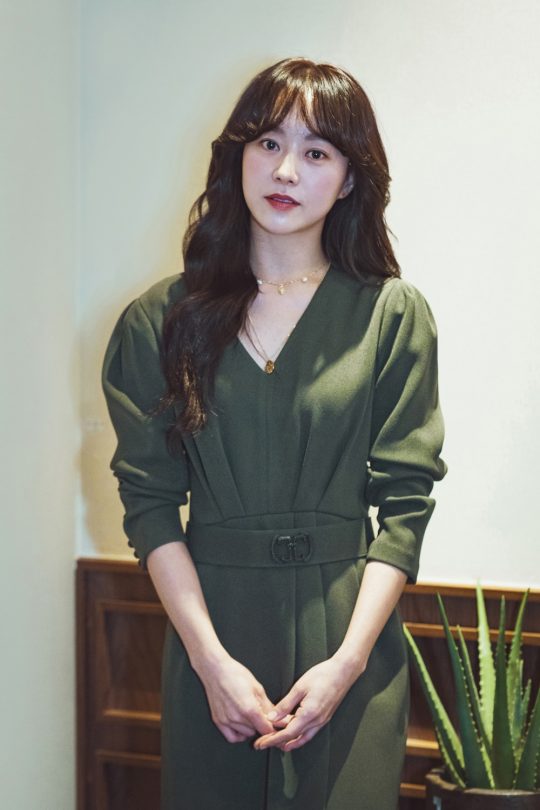 영화 ‘속물들’에서 미술작가 선우정을 연기한 배우 유다인./ 사진=주피터필름
