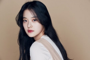 신도현, '사교-땐스의 이해'로 첫 주연 발탁