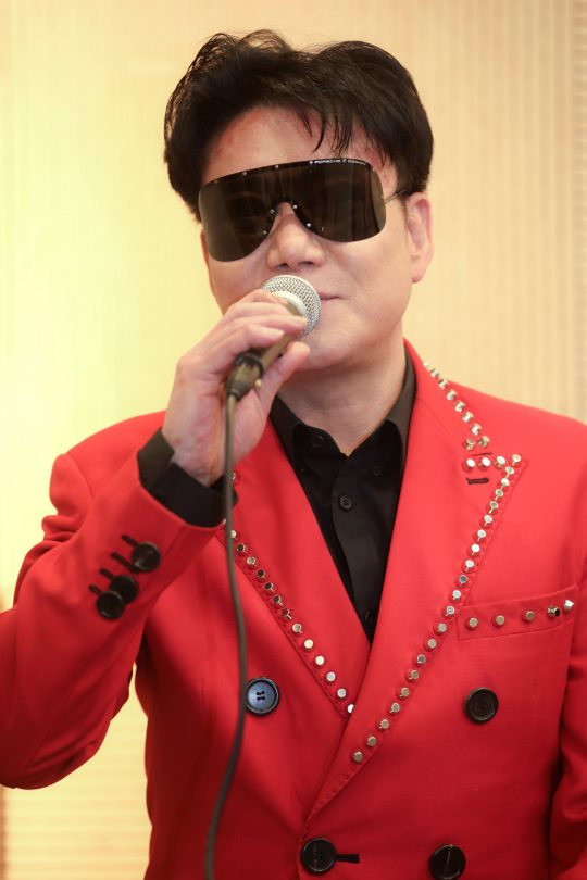 소방차 출신 가수 이상원이 2일 오후 서울 정동 조선일보 씨스퀘어빌딩에서 열린 TV조선 새 예능 ‘손맛 전수 리얼리티-백년의 맛, 후계자들’ 기자간담회에 참석했다. /사진제공=TV조선