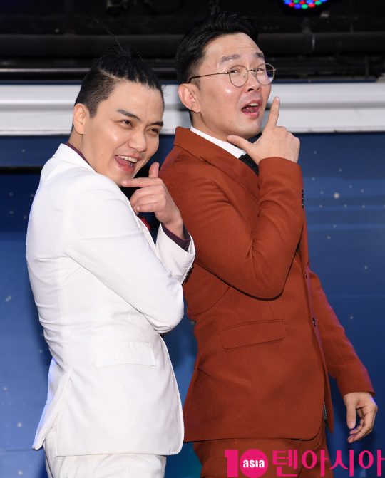 조지훈과 윤형빈이 2일 오후 서울 서교동 윤형빈 소극장에서 열린 ‘2019 윤형빈 개그쇼 프로젝트’ 제작발표회에 참석하고 있다.