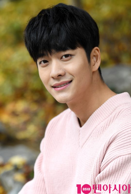 최근 종영한 KBS 드라마 ‘조선로코 녹두전’에서 차율무 역으로 열연한 강태오. 그는 “극중 동주가 너무 철벽을 쳐서 마음이 아팠다. 하지만 짝사랑 연기를 많이 해 감각이 무뎌져 괜찮았다”고 밝혔다. / 조준원 기자 wizard333@