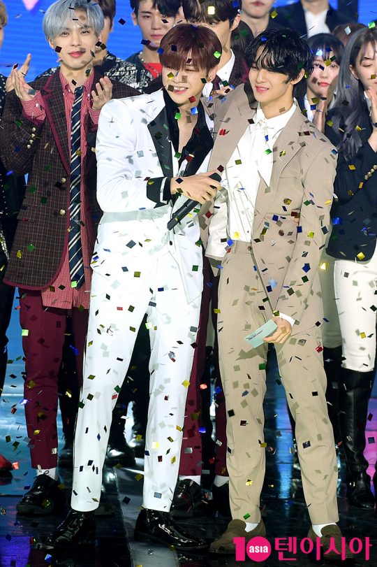 가수 강다니엘, 배진영