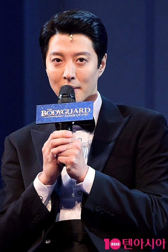 배우 이동건