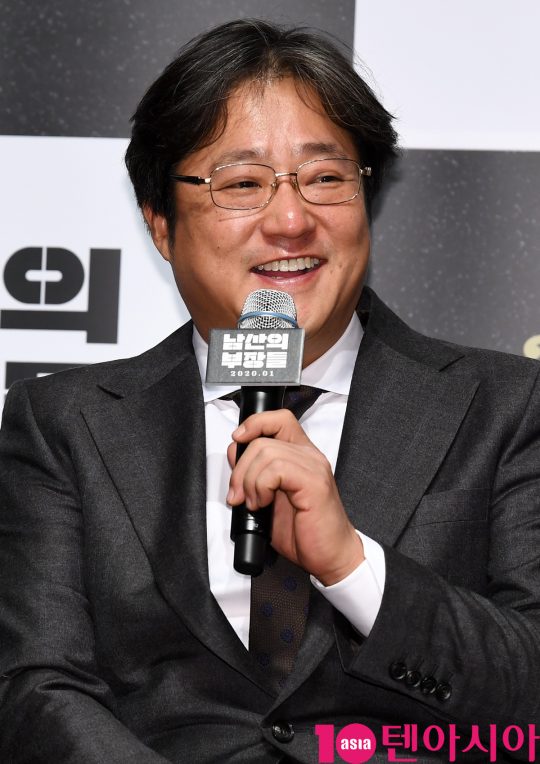 배우 곽도원이 12일 오전 서울 신사동 압구정 CGV에서 열린 영화 ‘남산의 부장들’ 제작보고회에 참석하고 있다.