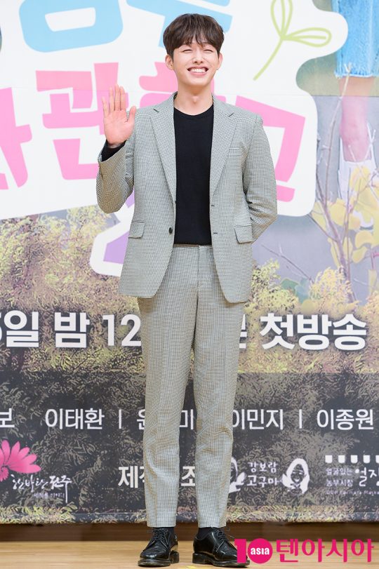 배우 이정식