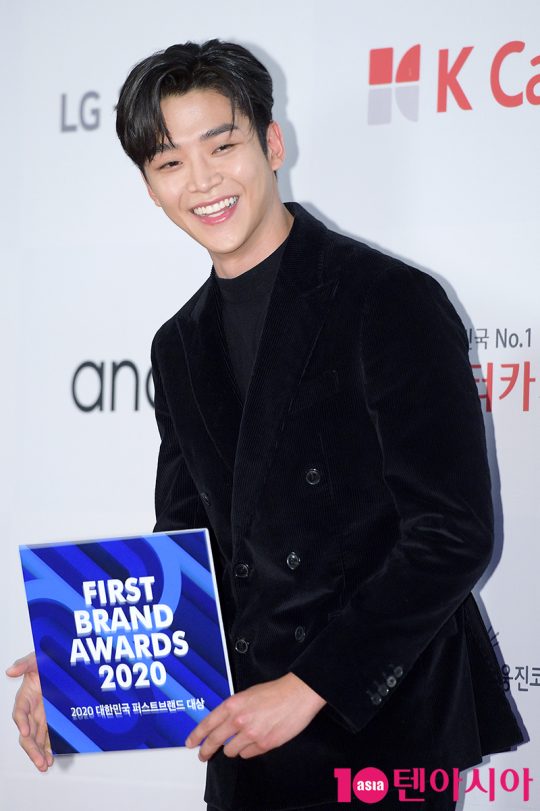 SF9 로운