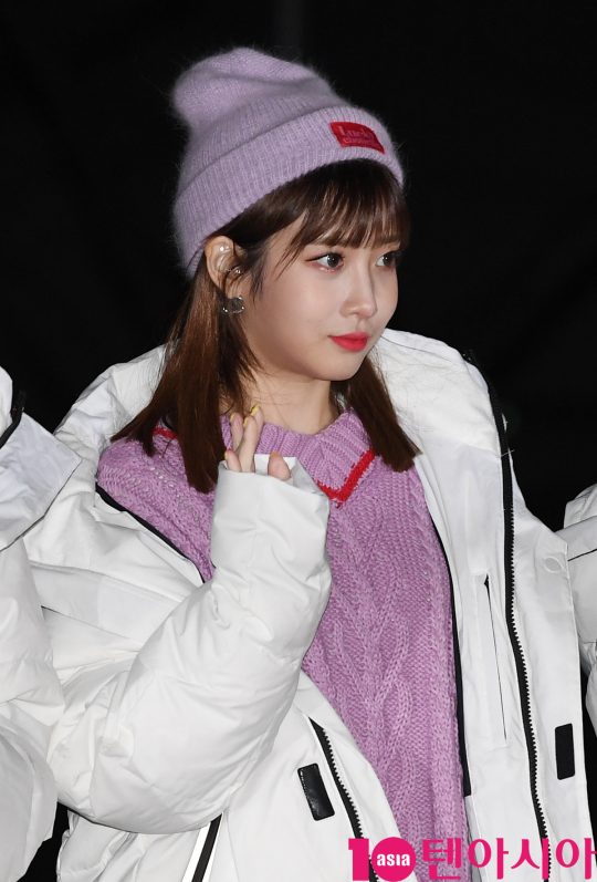러블리즈 유지애가 20일 오전 서울 여의도 KBS 신관 공개홀에서 열린 KBS2 ‘뮤직뱅크'(뮤뱅) 리허설에 참석하고 있다.