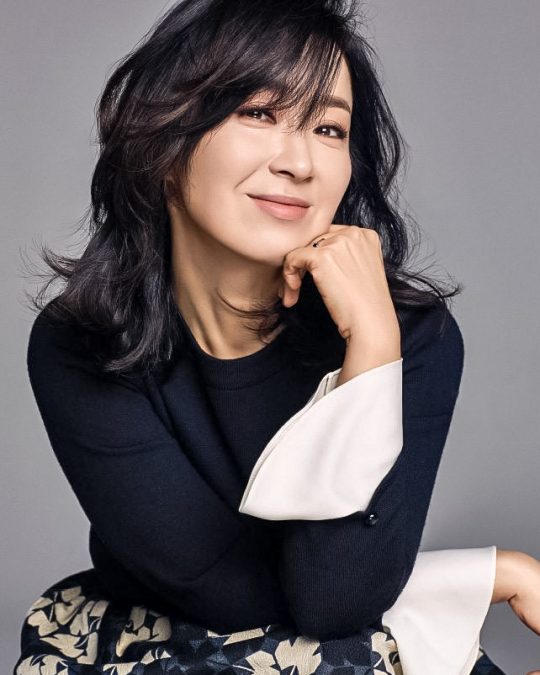 배우 윤유선. /사진제공=유코 컴퍼니