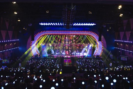&#39;놀면 뭐하니&#39; 유산슬, 100일간 걸어온 &#39;트로트의 길&#39;…1집 굿바이 콘서트 &#39;대성황&#39;